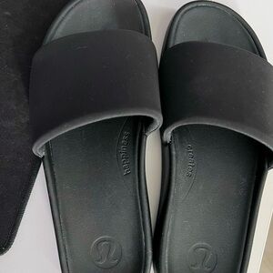 Lululemon casual restful slides